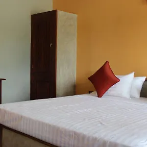 https://eliphas-resort.kandyhotelsnow.com